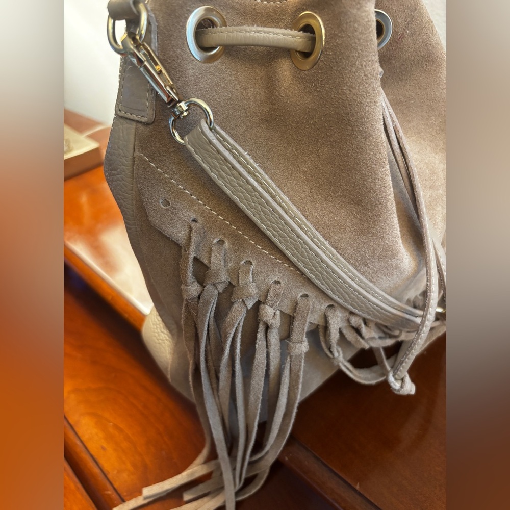 Diva’s Bag Fringe Suede Bucket Bag - Picture 8 of 14